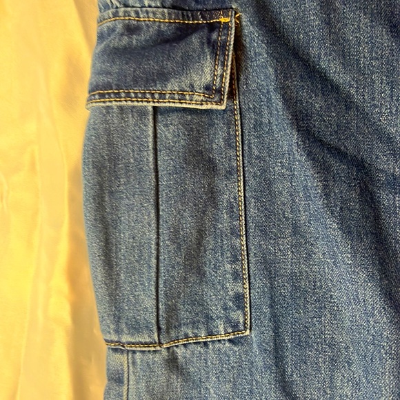 Forever 21 Dark Denim High Rise Cargo Jeans - Picture 3 of 6